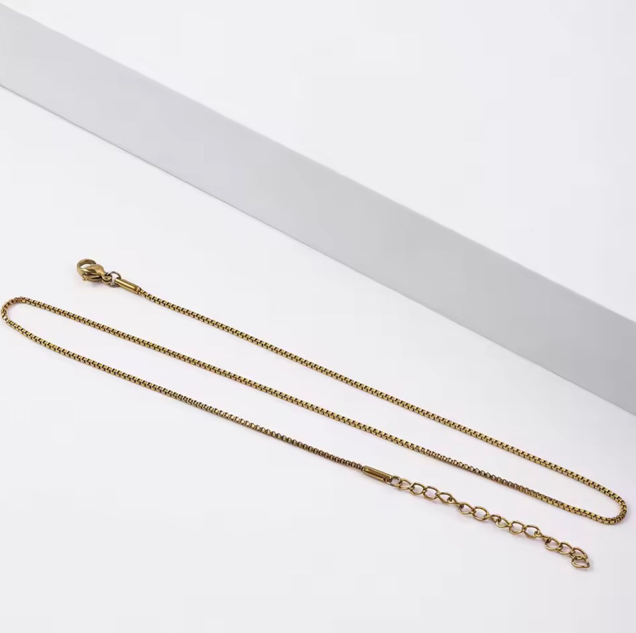 Stylish Chains to Match Any Outfit